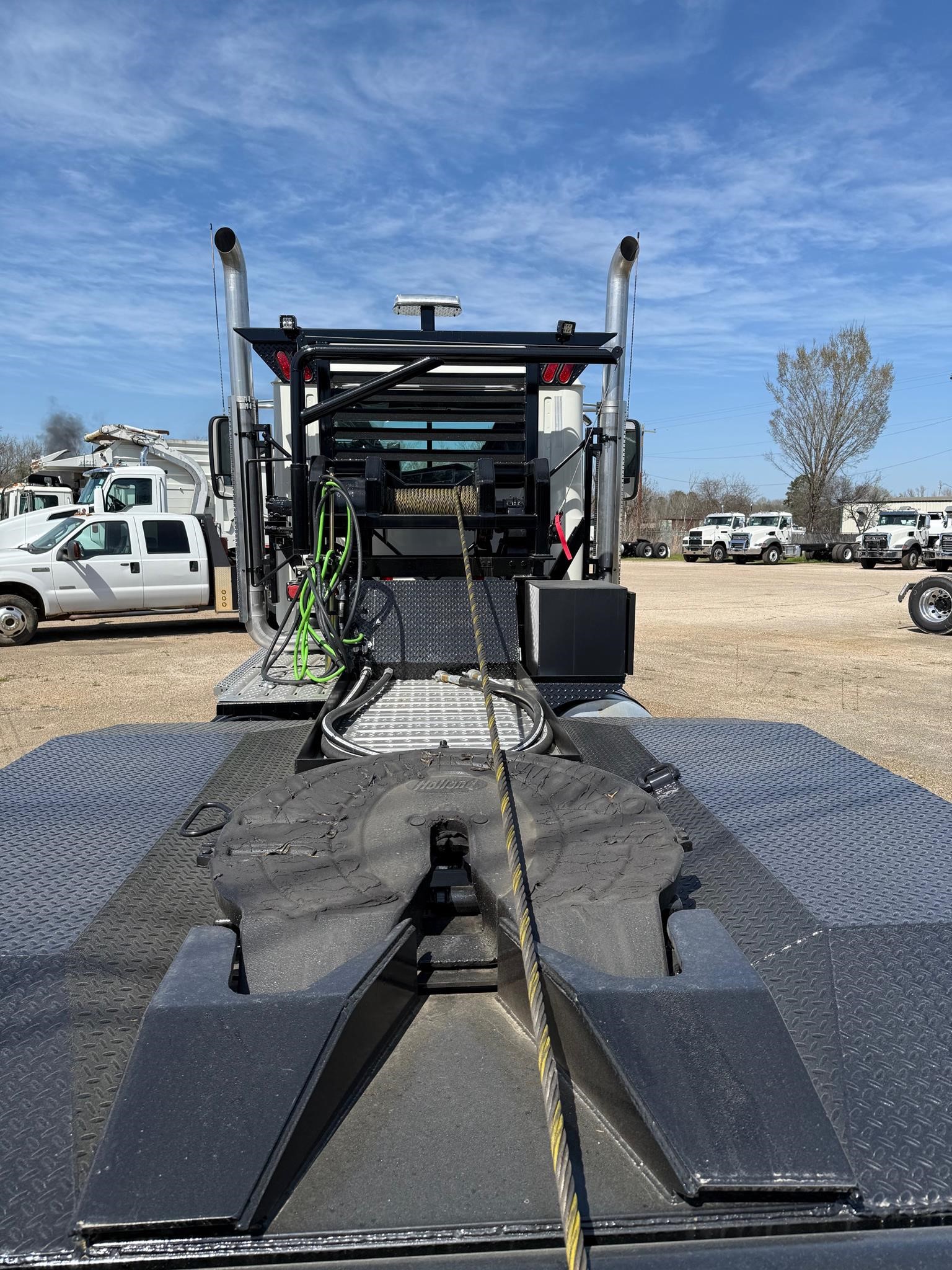 2025 MACK PINNACLE 64T - image 2 of 6