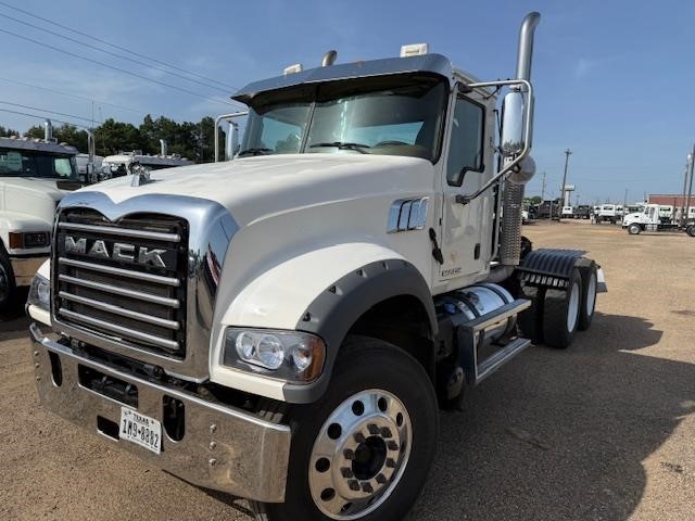 2018 MACK GRANITE GU713 - image 1 of 6