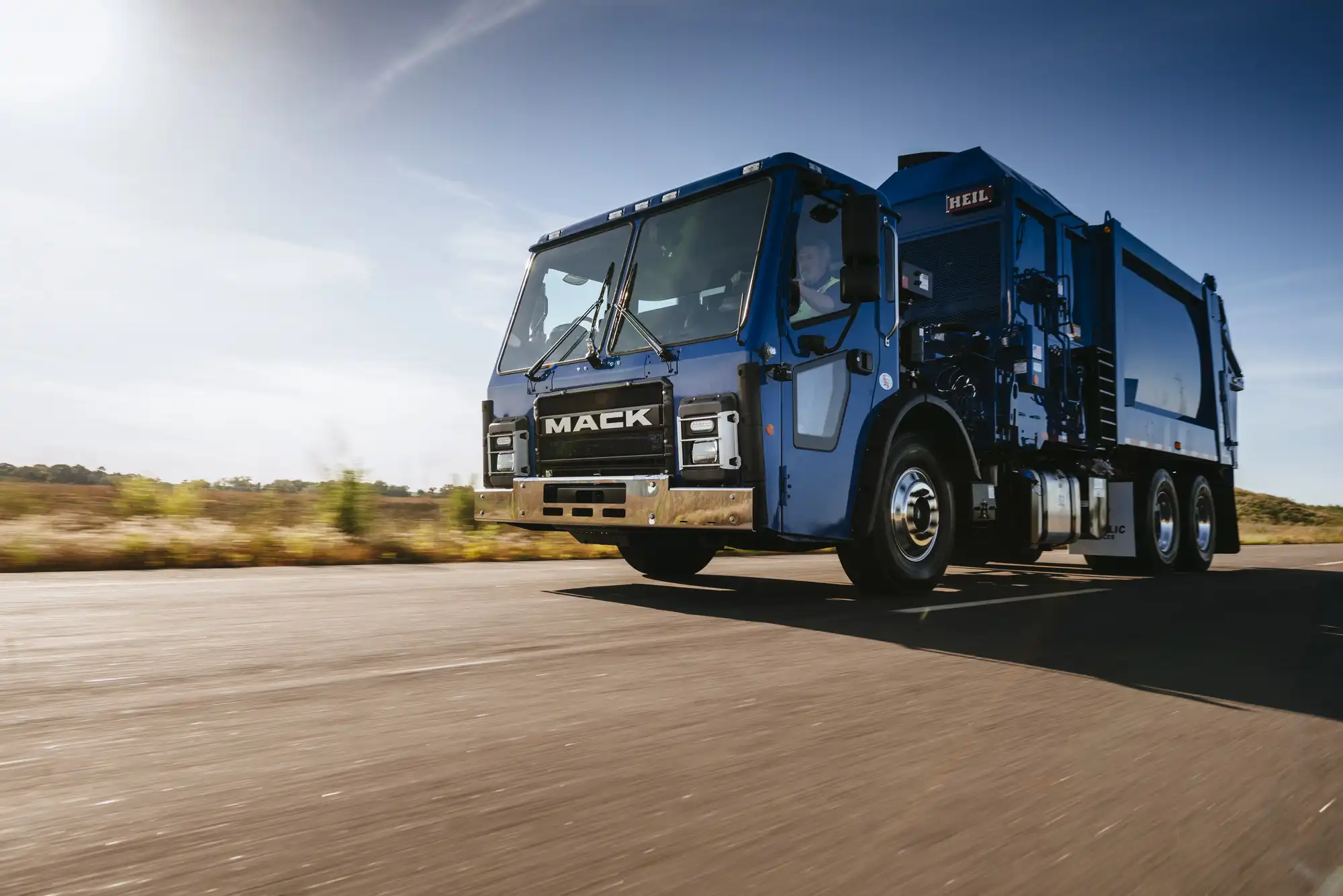 Mack-LR-blue