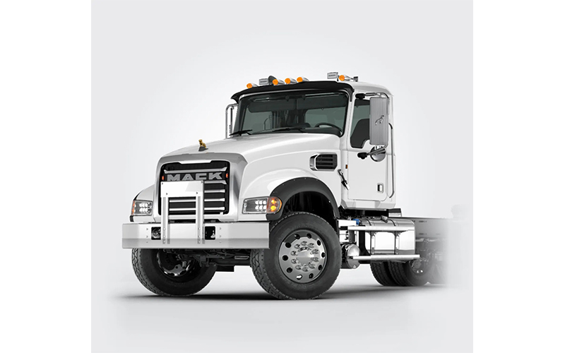 Mack Trucks Granite® - image 3 of 4