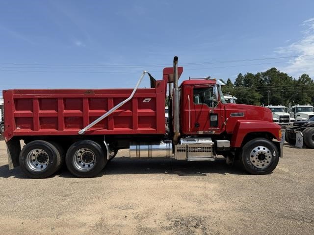 2018 MACK PINNACLE CHU613 2018 MACK PINNACLE CHU613 - image 3 of 6
