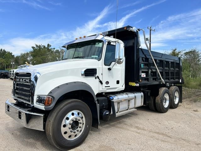 2027 MACK GRANITE 64FR 2027 MACK GRANITE 64FR - image 1 of 3