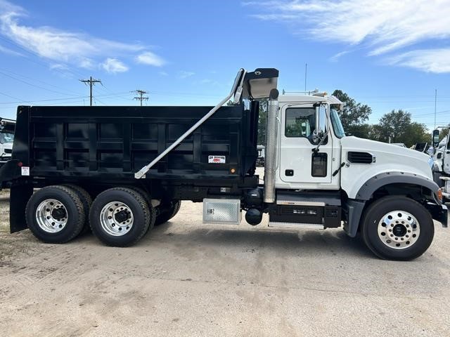 2027 MACK GRANITE 64FR 2027 MACK GRANITE 64FR - image 2 of 3