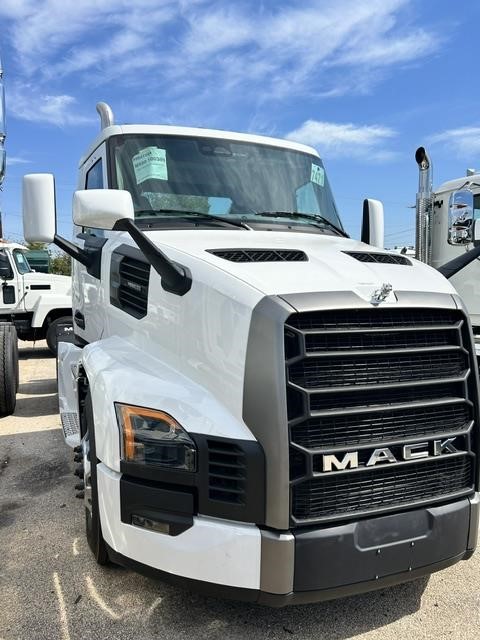 2026 MACK PIONEER 64T 2026 MACK PIONEER 64T - image 5 of 5